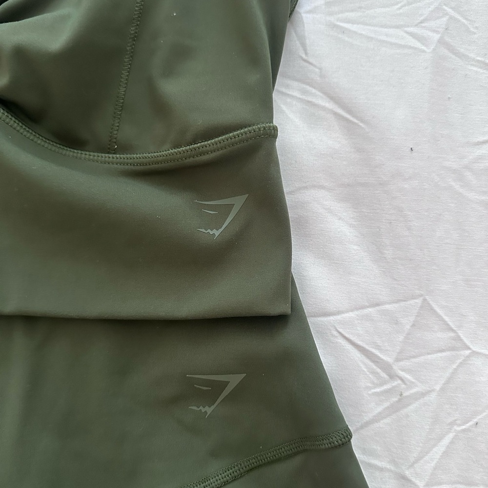 GymShark Elevate Longline Sports Bra & Shorts Set - Picture 4 of 6